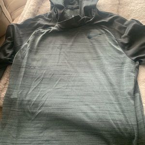 Like New Nike Men’s Performance Hoodie light weight. Size medium and very nice